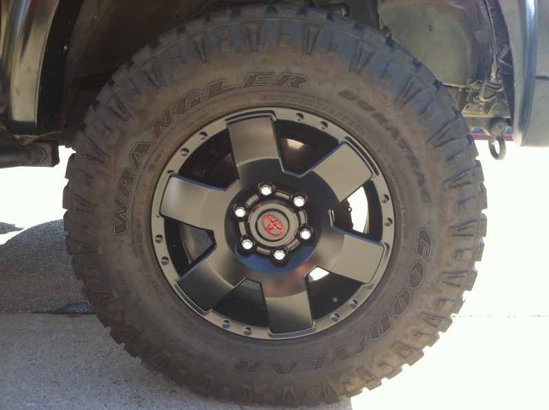 black_painted_FJ_Cruiser_wheel.jpg